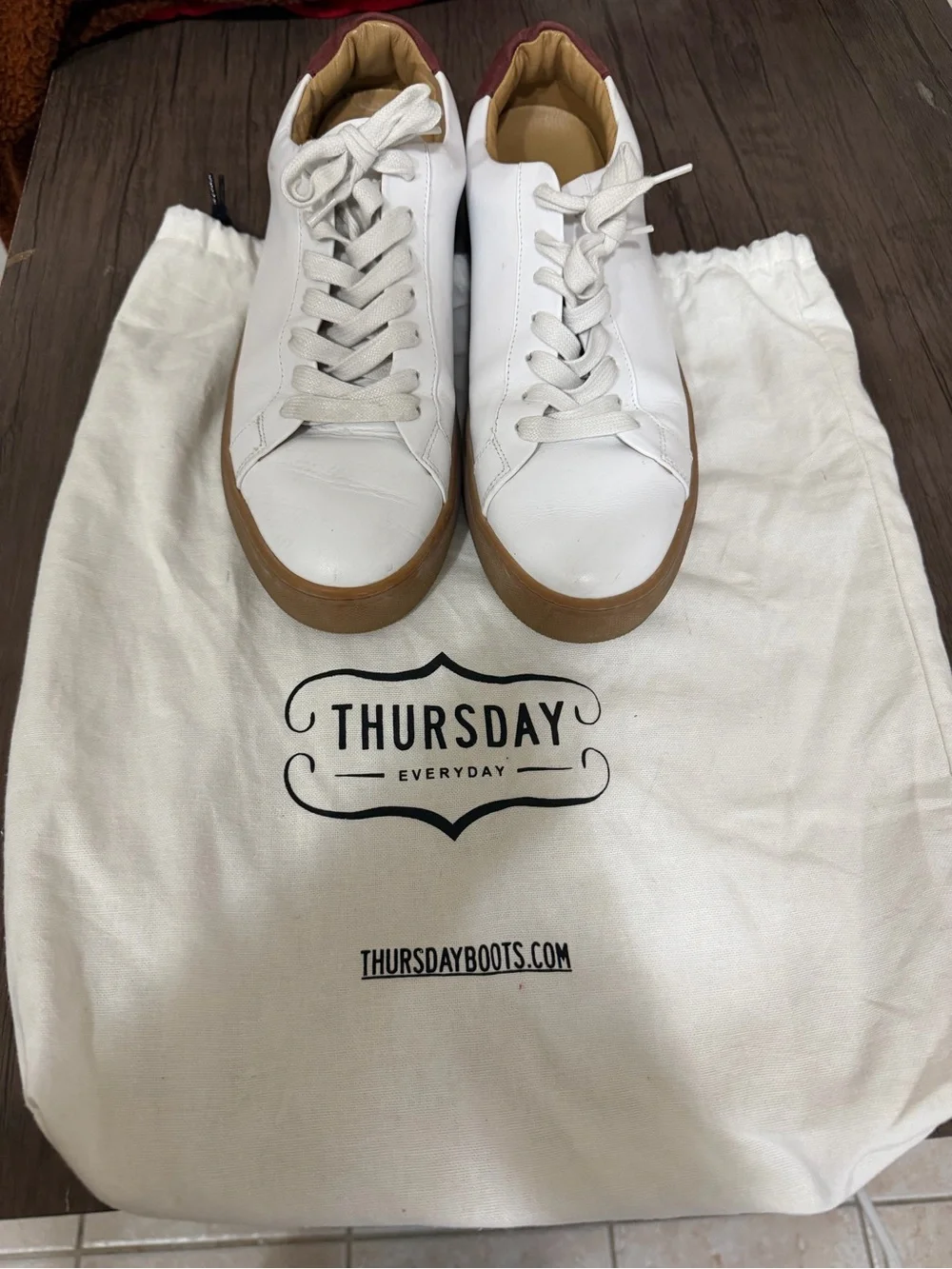 Men's White Leather Low-Top Sneakers with Brown Heel Accent